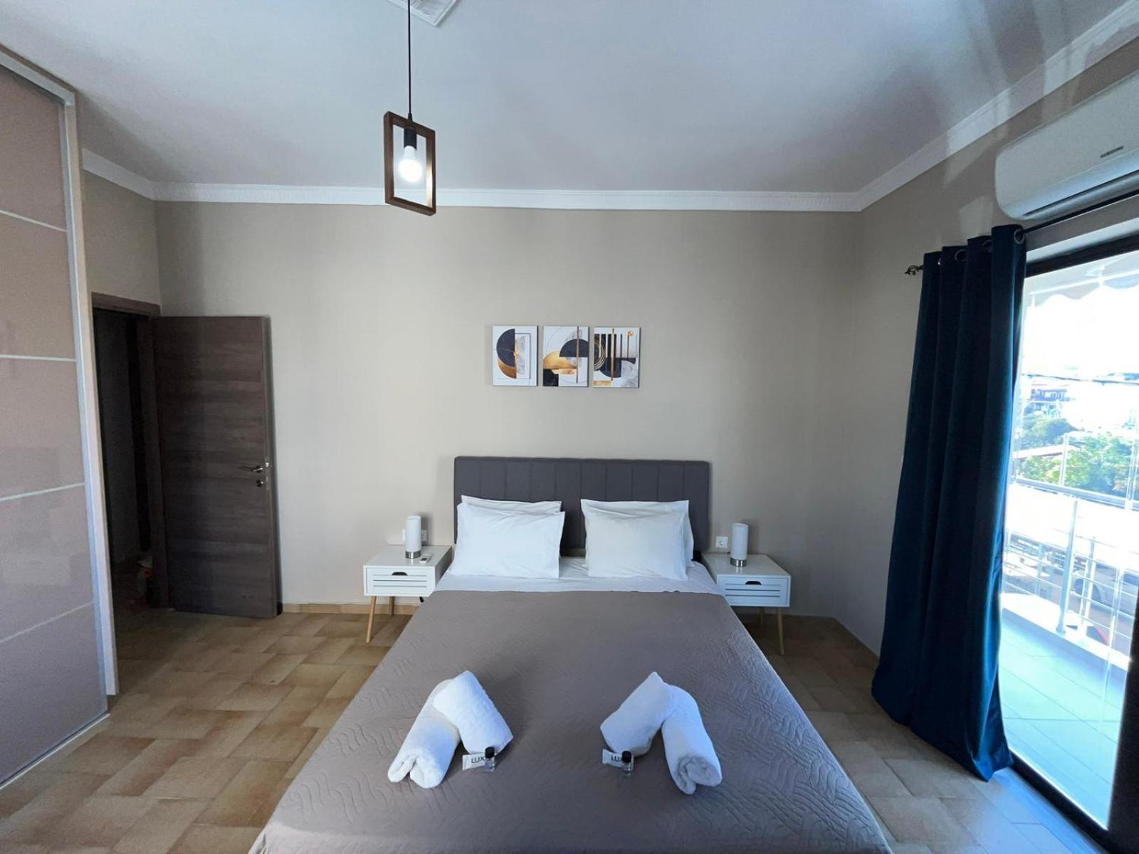 Modern Central Αpt 500M From The Beach. La Canea Exterior foto